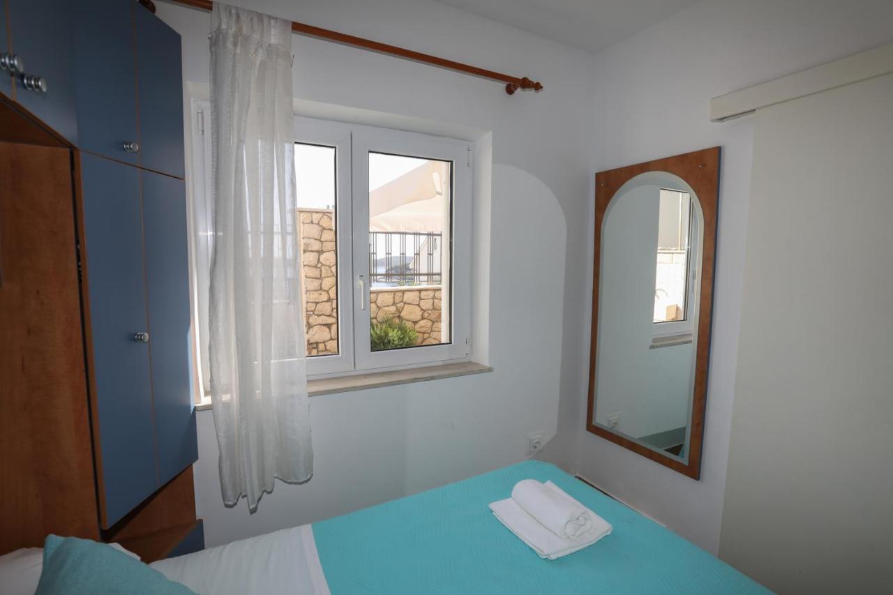 Adria Apartment ฮวาร์ ภายนอก รูปภาพ