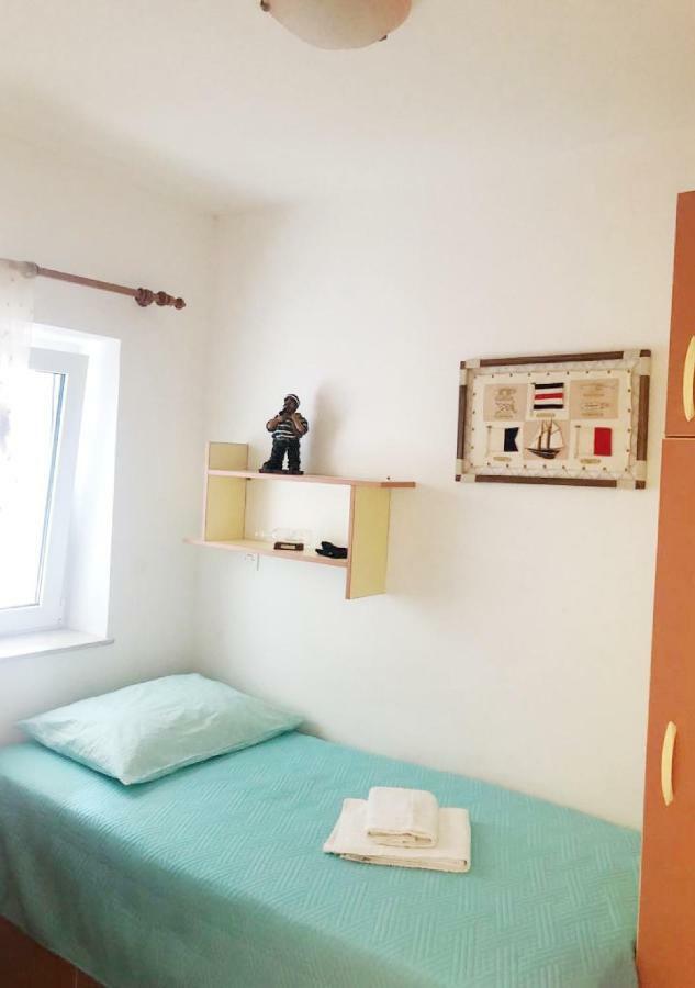 Adria Apartment ฮวาร์ ภายนอก รูปภาพ