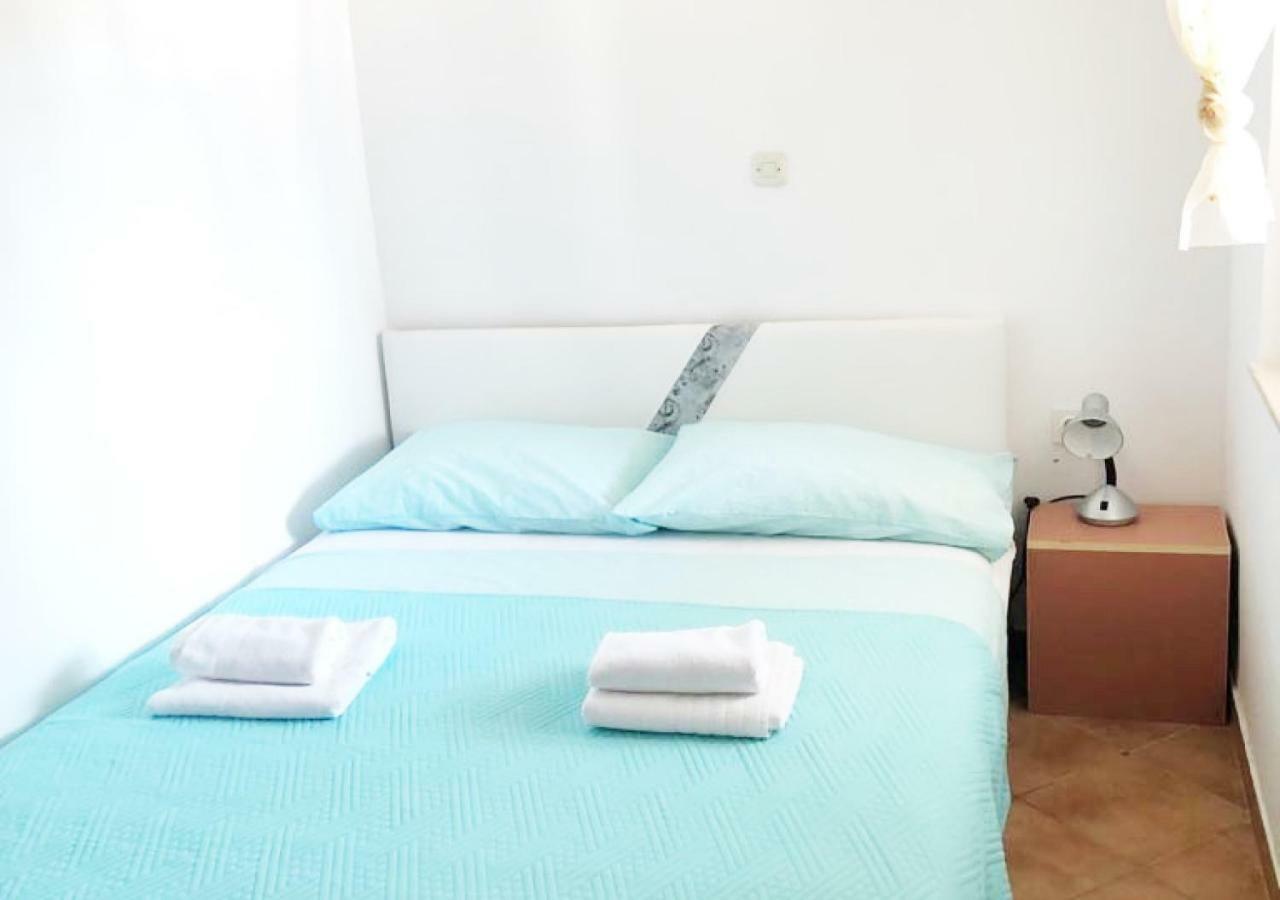 Adria Apartment ฮวาร์ ภายนอก รูปภาพ
